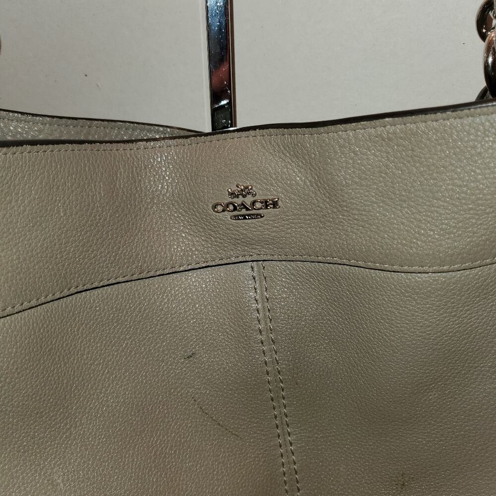 COACH LARGE GREY LEATHER 3 COMPARTMENT SAT⦠- Picture 9 of 9
